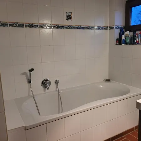 Gemuetliches In Grossem Architektenhaus Homestay